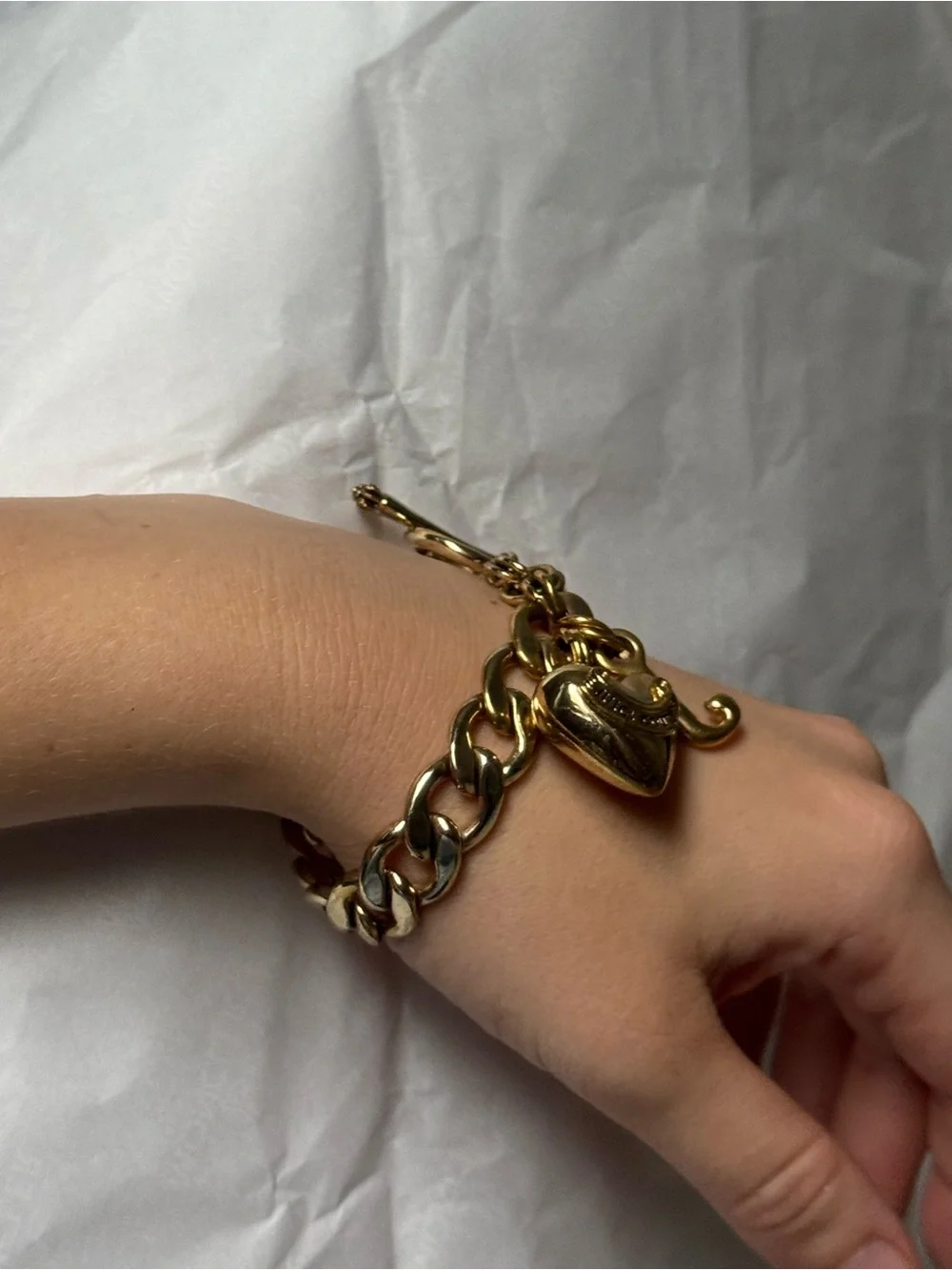 Vintage Y2K Juicy Couture Gold Heart Charm Toggle Chain Bracelet